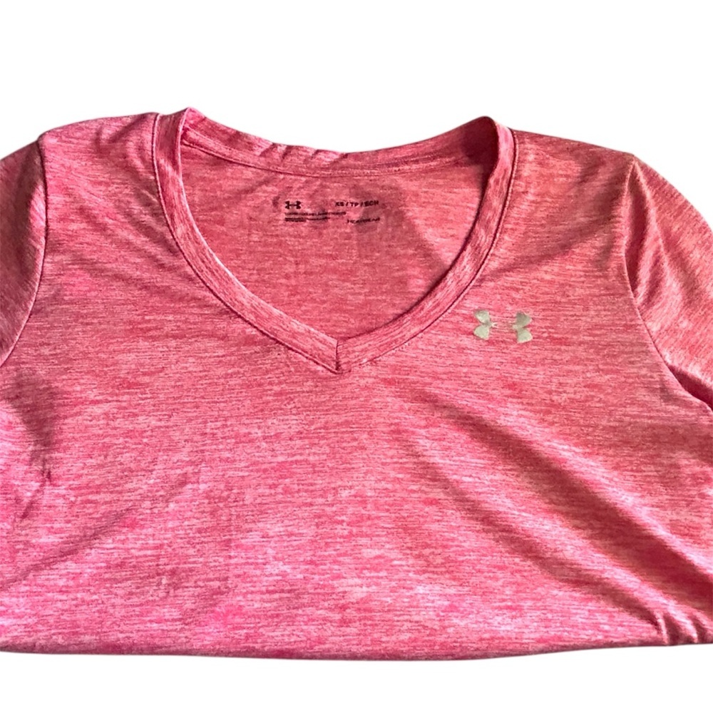Under Armour Womens XS Pink V Neck Short Sleeve‎ Athletic T-Shirt Top